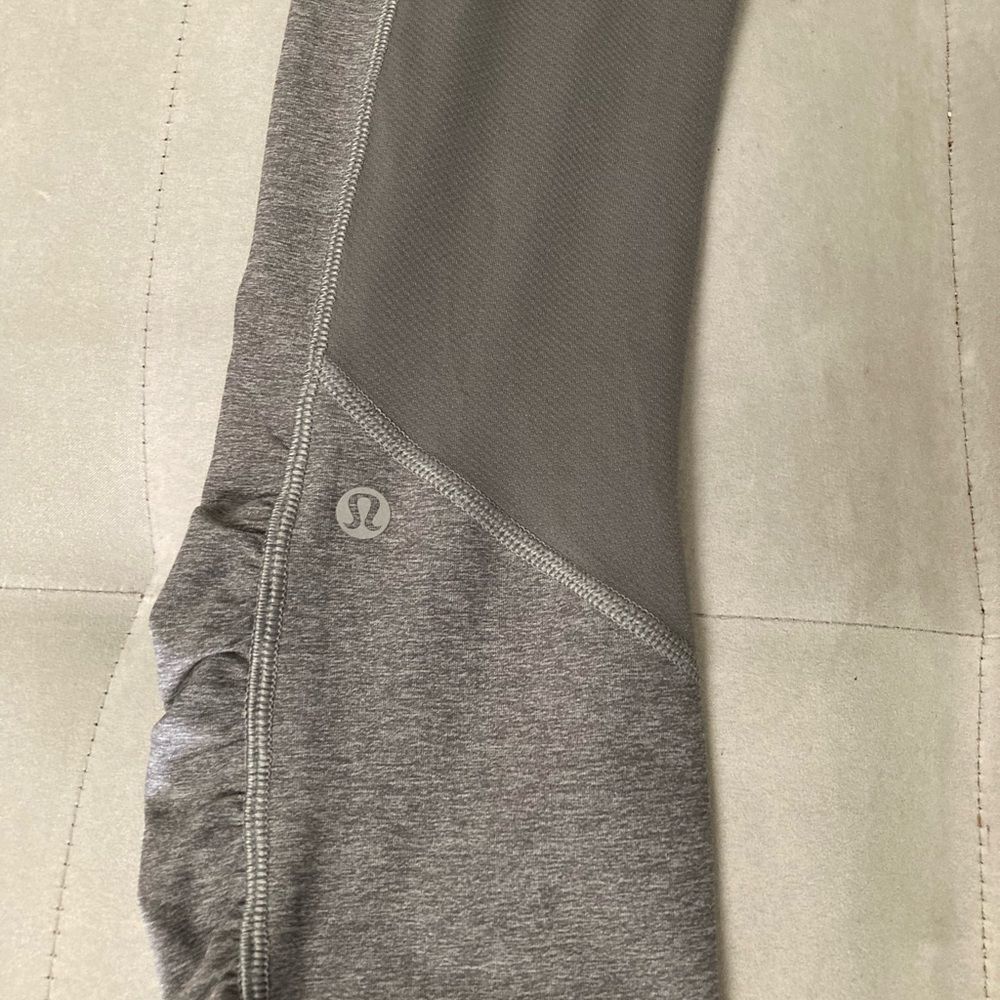 Lululemon Speed Crop Heathered Slate size 6 - Picture 14 of 16